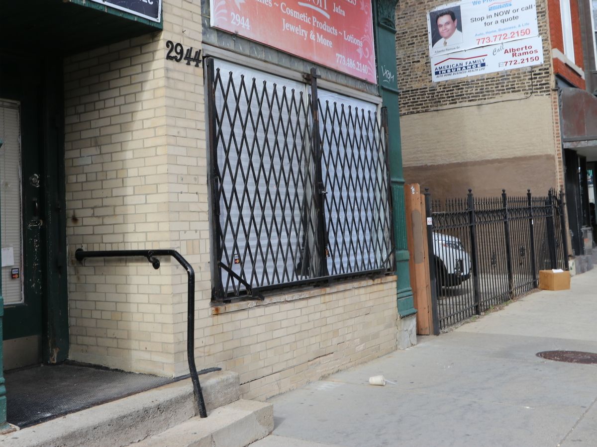 2944 Armitage Avenue, Chicago, IL 60647