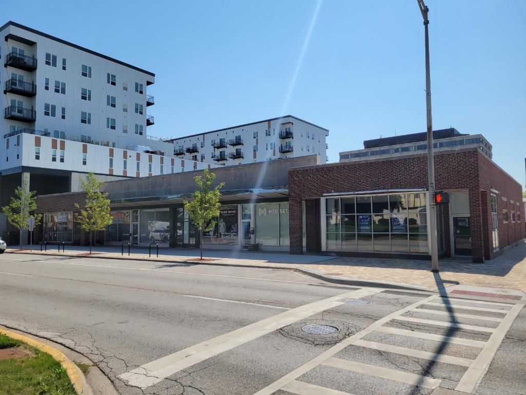 669-685 Graceland Avenue — Des Plaines, IL 60016
