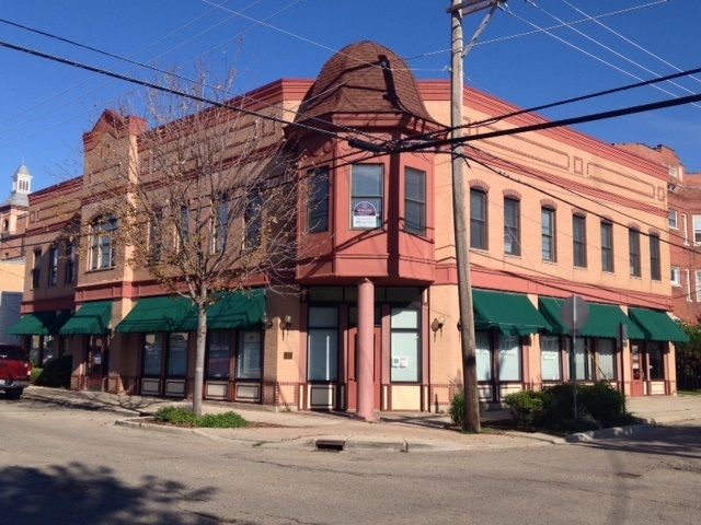 131 E Calhoun Street — Woodstock, IL 60098