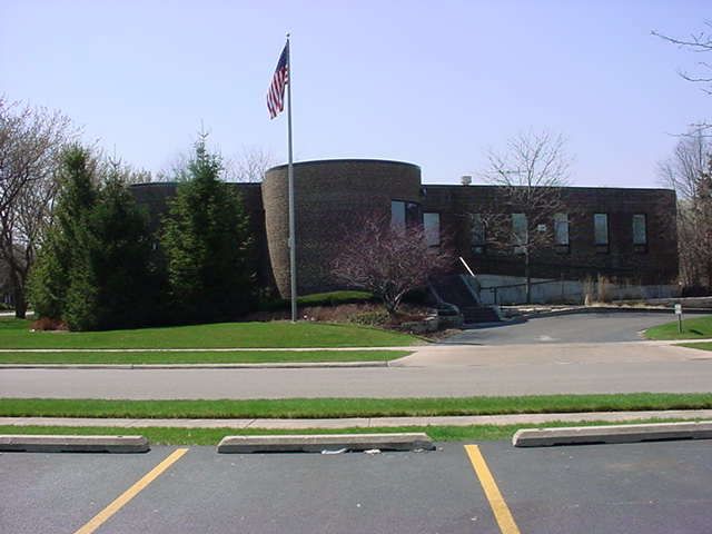 490 NW COVENTRY Lane #101 — Crystal Lake, IL 60014