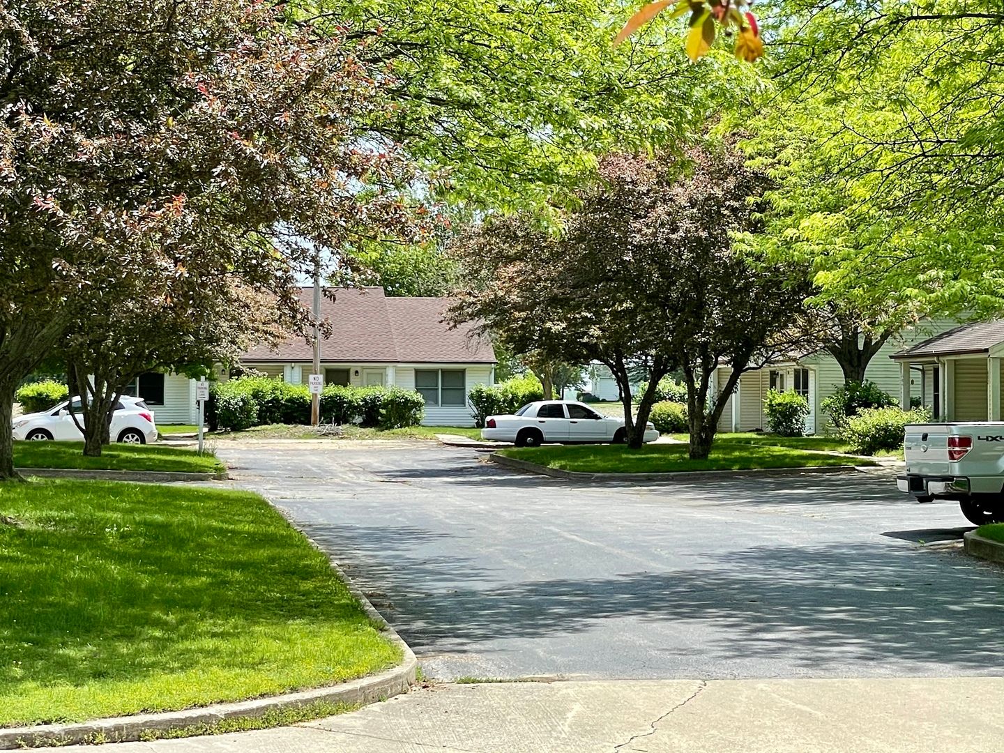 551-564 N Clarence Avenue — Watseka, IL 60970