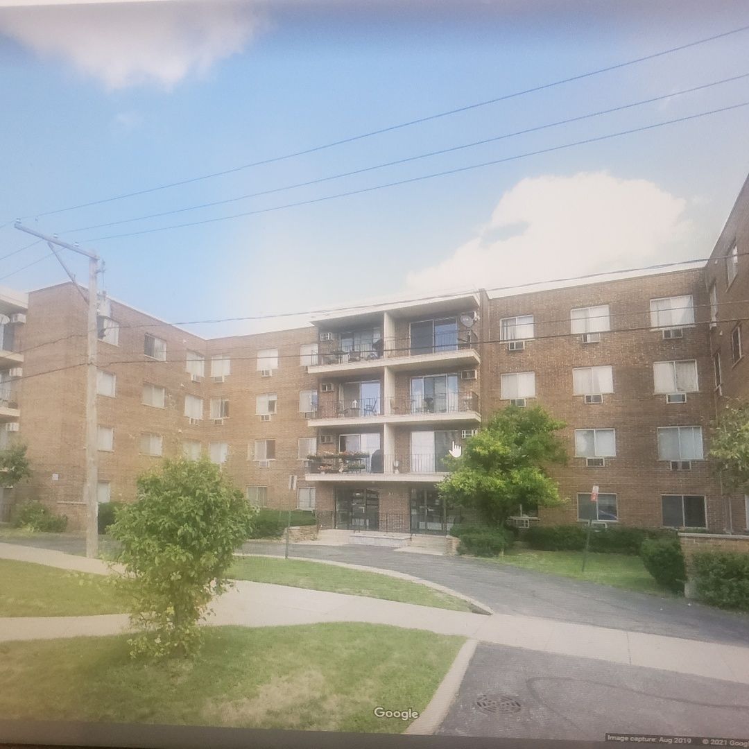 9445 Kenton Avenue #P-30 — Skokie, IL 60076