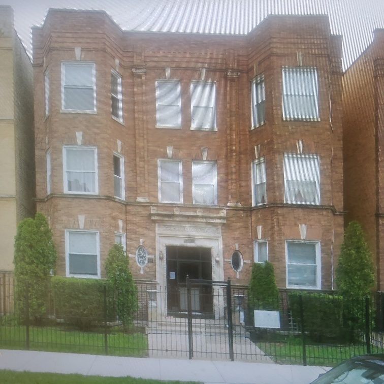 5739 S Calumet Avenue #P-2 — Chicago, IL 60637