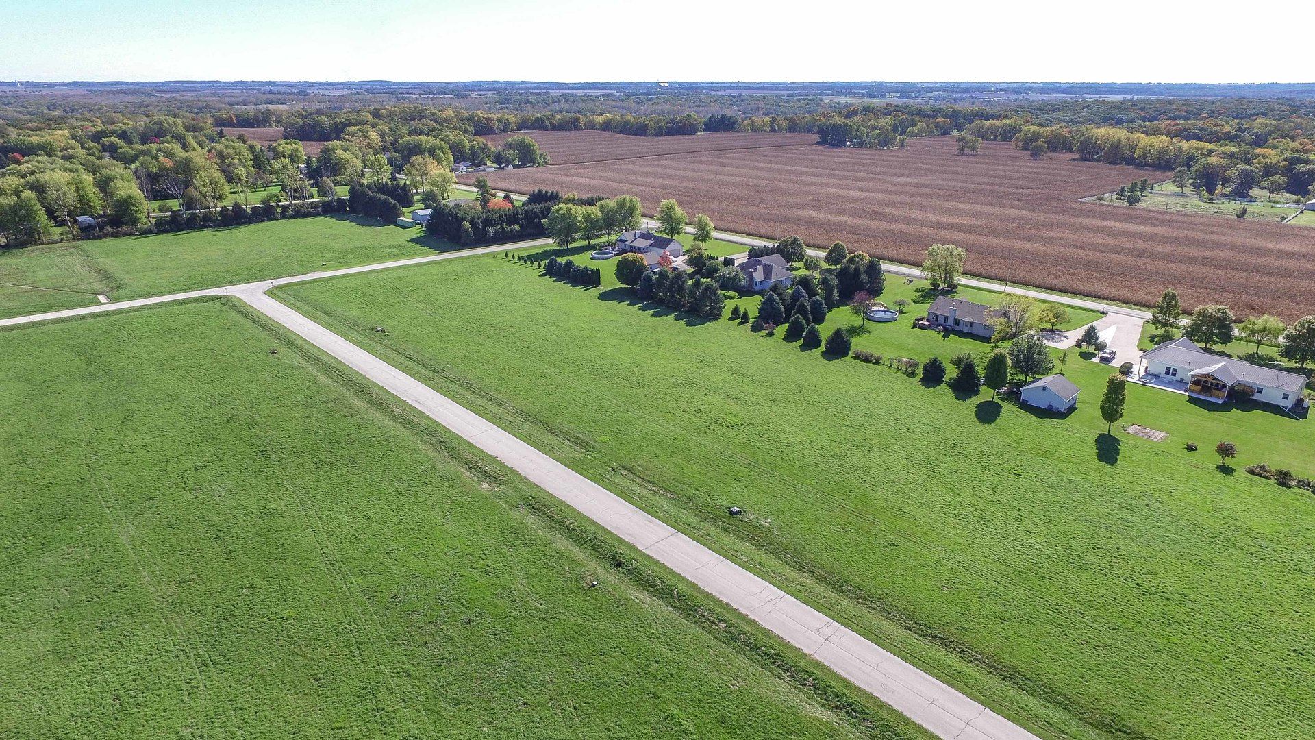 2407 N 4220th Road — Sheridan, IL 60551