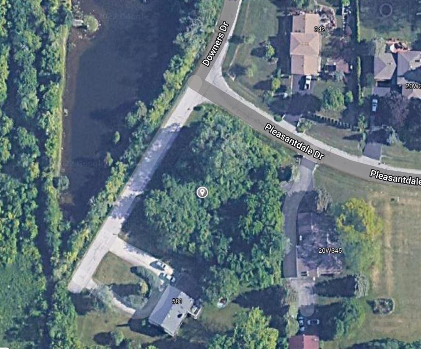 20W227 Pleasantdale Drive, Lemont, IL 60439