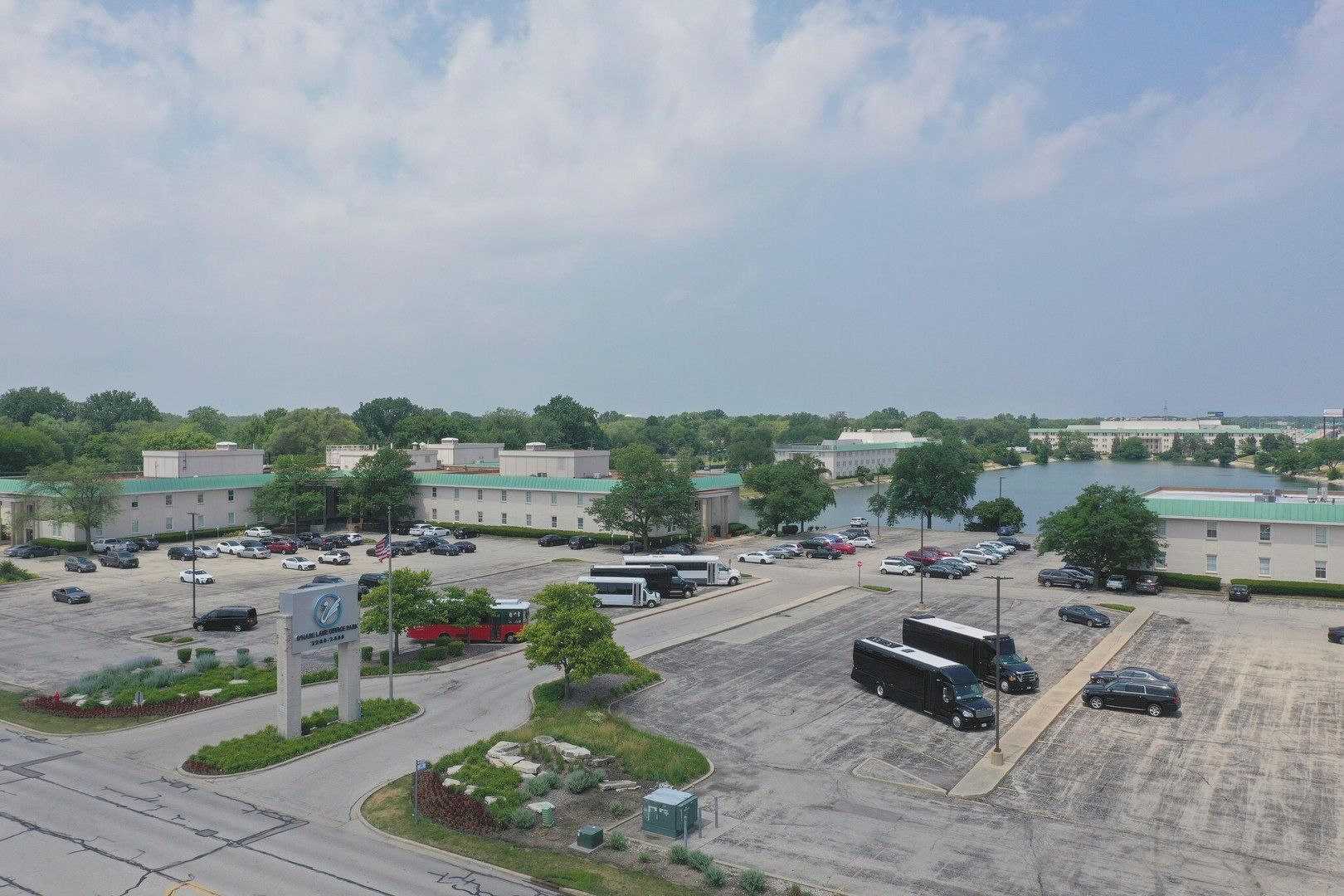 2250 E Devon Avenue — Des Plaines, IL 60018