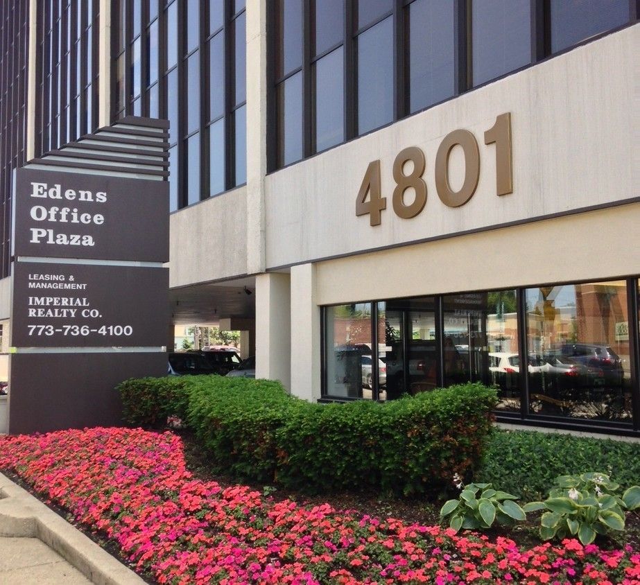 4801 W Peterson Avenue — Chicago, IL 60646