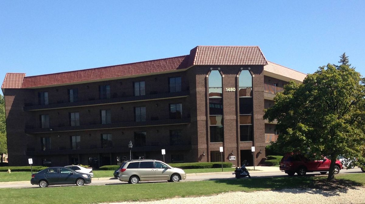 1480 Renaissance Drive, Park Ridge, IL 60068