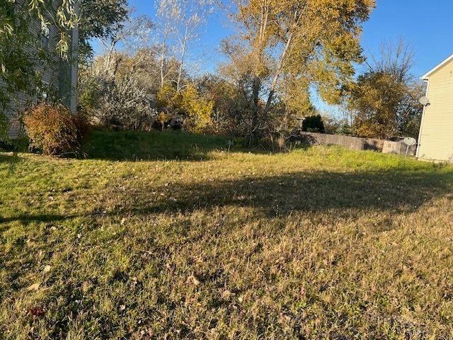 2928 W Country Club Avenue — Waukegan, IL 60085