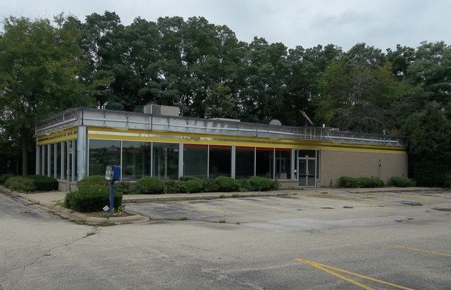1301 N Galena Avenue — Dixon, IL 61021