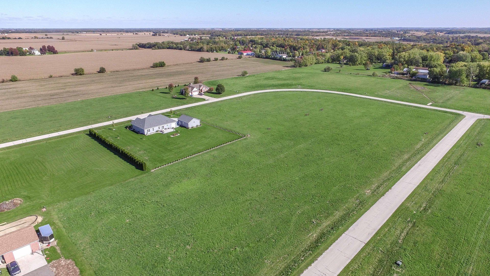 2428 N 4210th Road — Sheridan, IL 60551