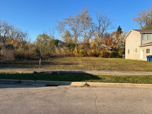 2946 W Country Club Avenue — Waukegan, IL 60087