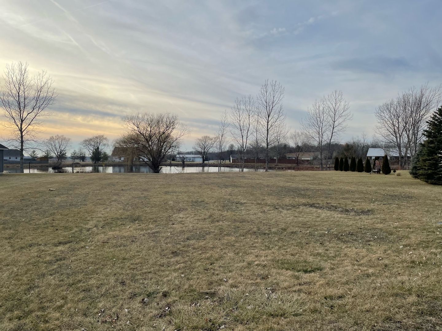 33 Nightingale Circle — Camargo, IL 61919