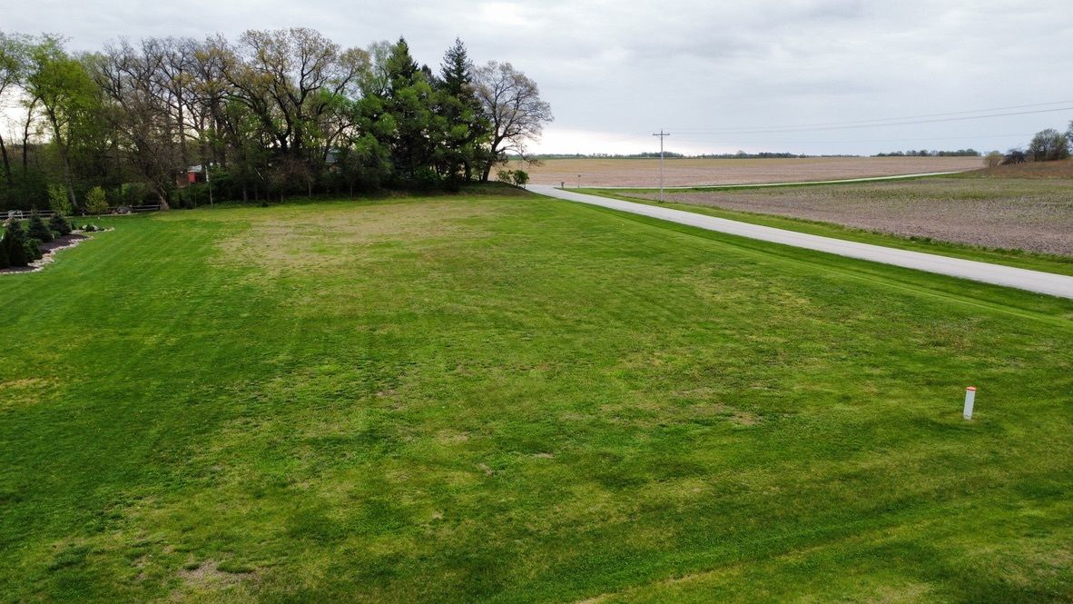 1882 2270 East Road, Watseka, IL 60970