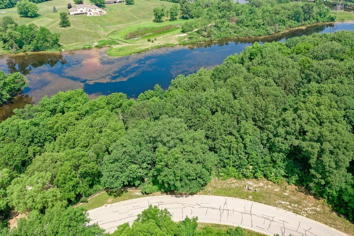 36 Levanno Drive, Crown Point, IN 46307