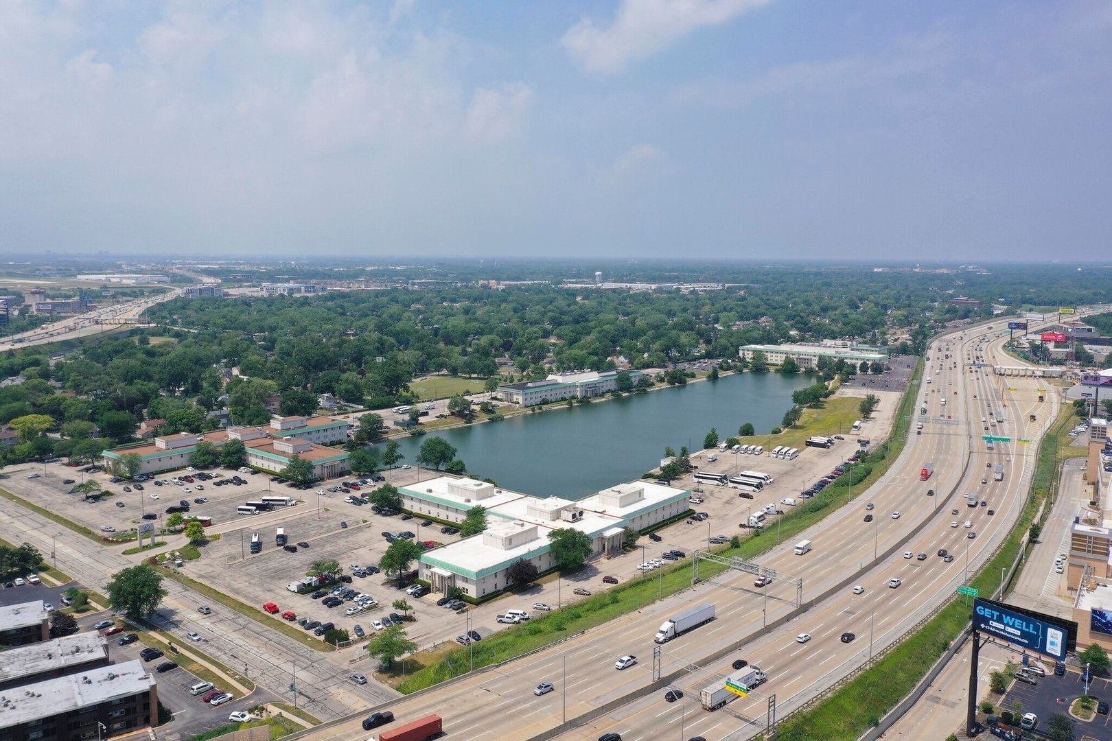 2400 E Devon Avenue — Des Plaines, IL 60016