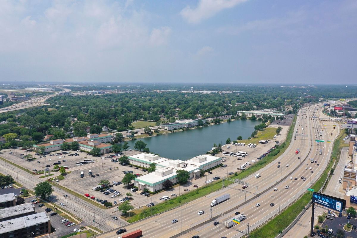 2400 E Devon Avenue, Des Plaines, IL 60016