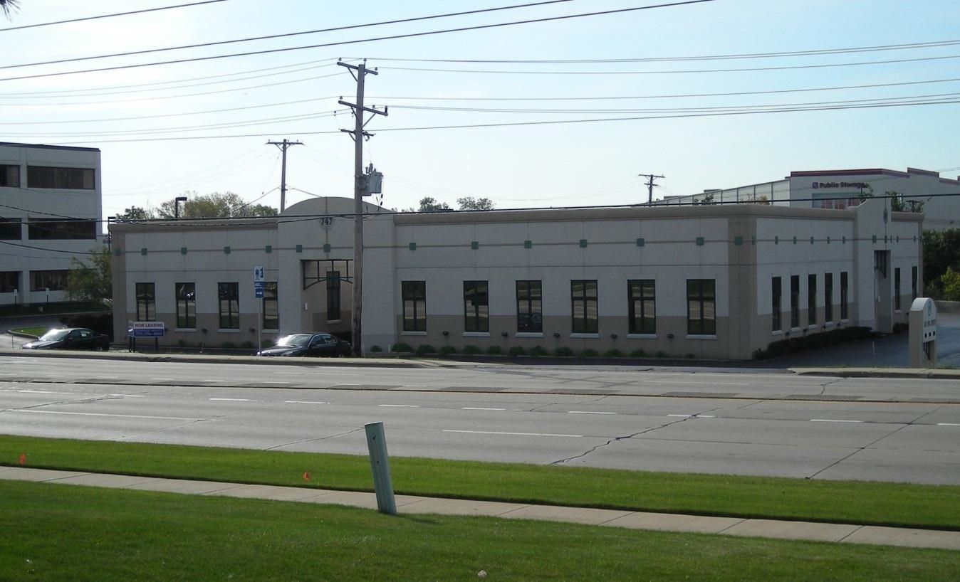 747 Lake Cook Road — Deerfield, IL 60015