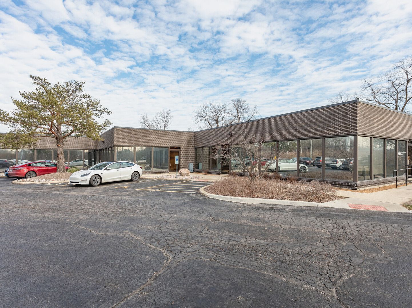1845 Oak Street — Northfield, IL 60093