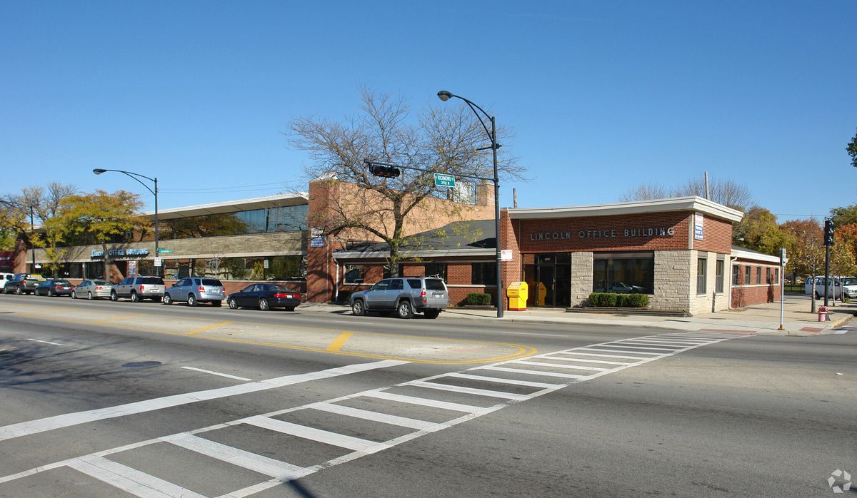 5875 Lincoln Avenue, Chicago, IL 60659