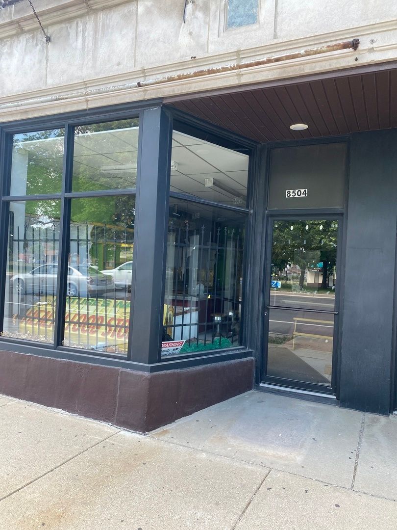 8504 S STONY ISLAND Avenue — Chicago, IL 60617