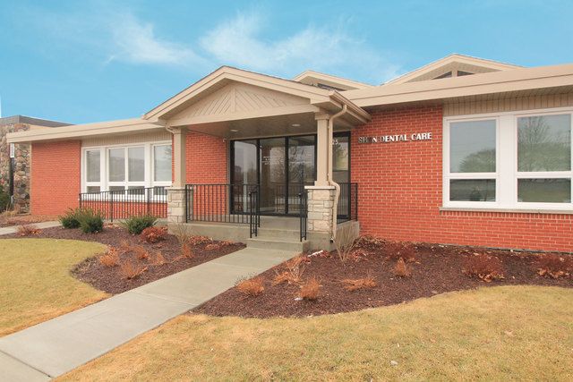 325 W Prospect Avenue #5 — Mount Prospect, IL 60056