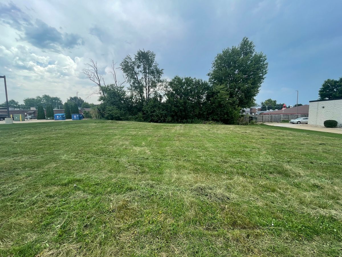 2419 Maloney Drive, Bloomington, IL 61704