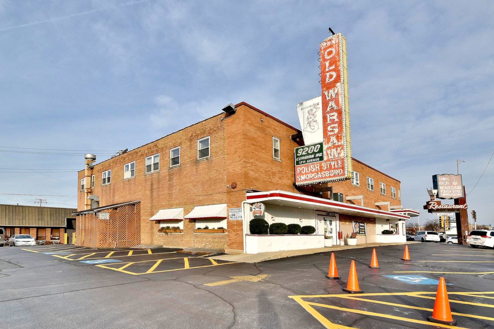 9200 Cermak Road — Broadview, IL 60155