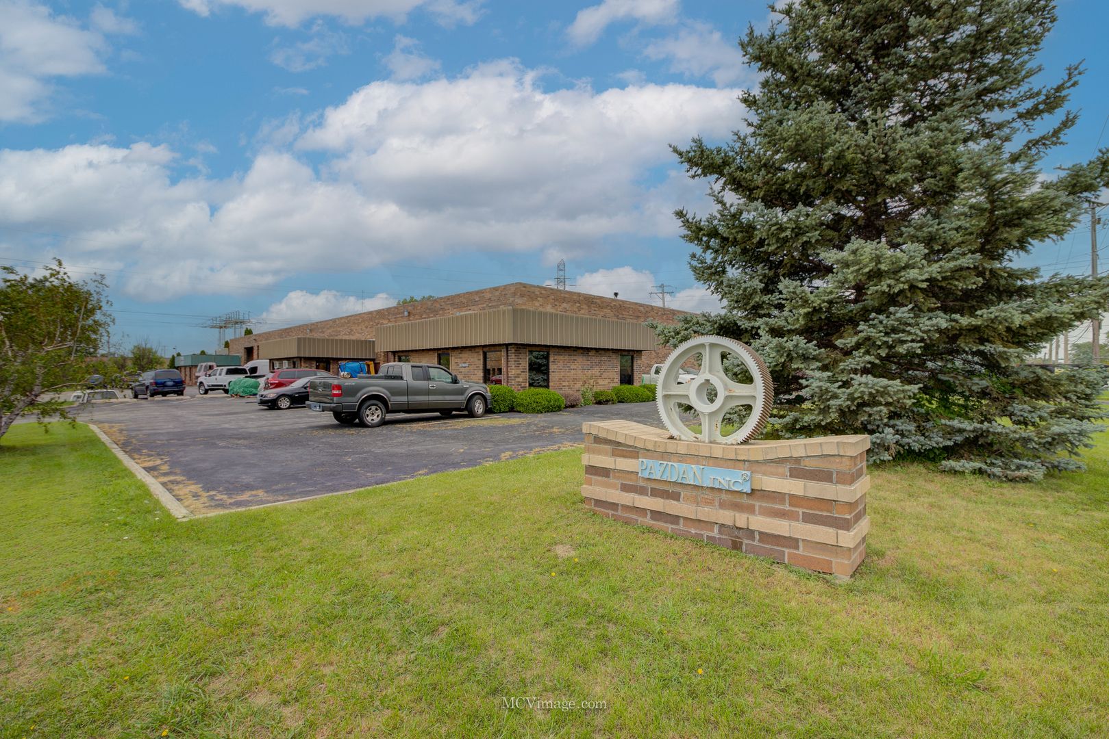 7500 W 84th Place — Bridgeview, IL 60455