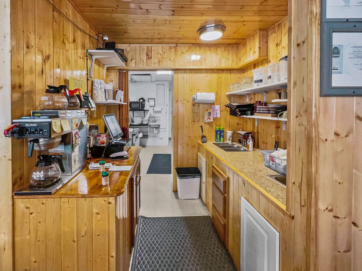 101 Chicago Street, Milford, IL 60953