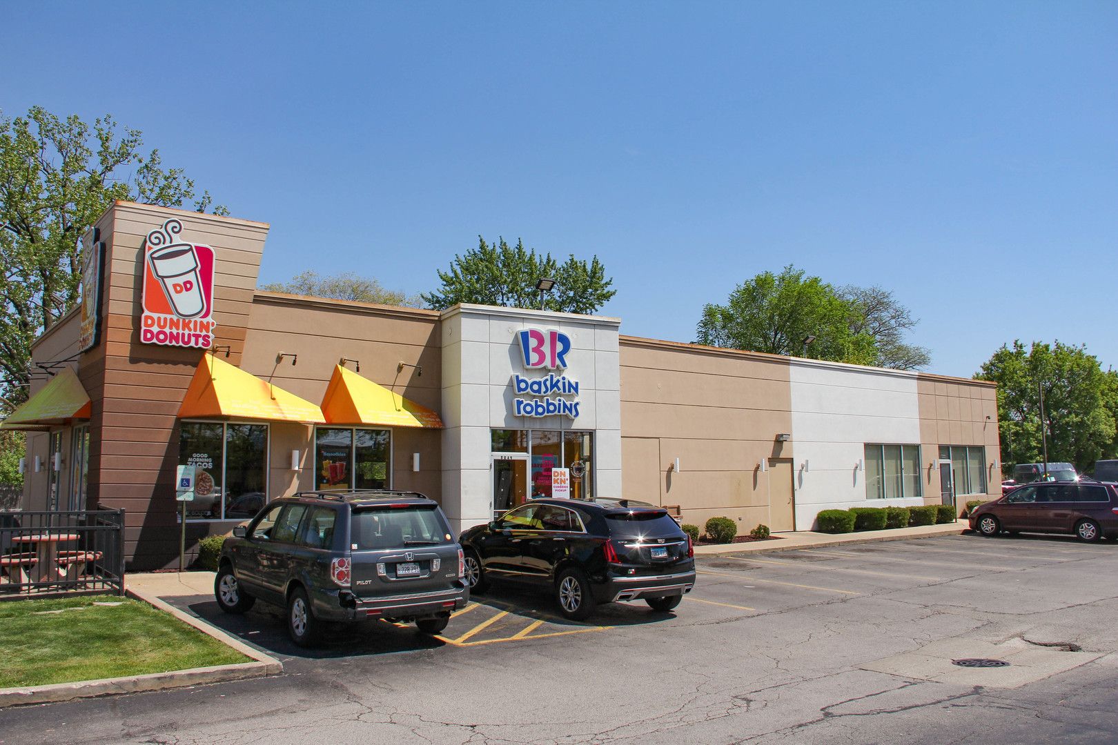 8051 S Harlem Avenue — Burbank, IL 60459