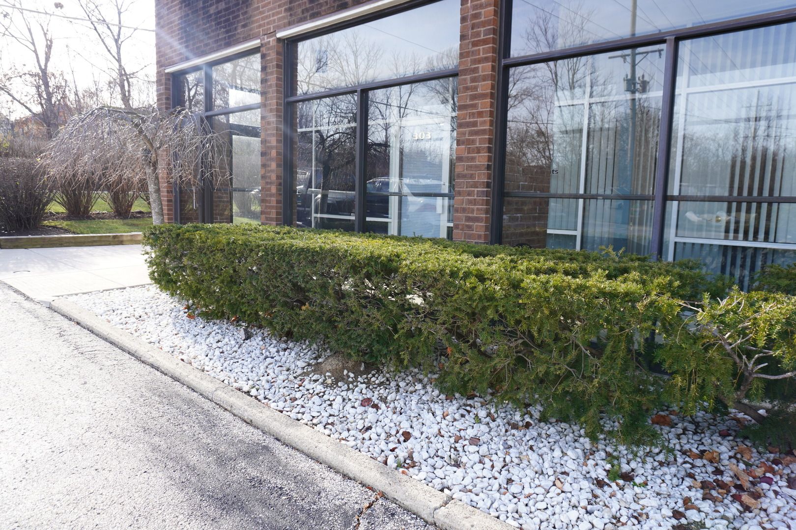 303 E Park Avenue #104 — Libertyville, IL 60048
