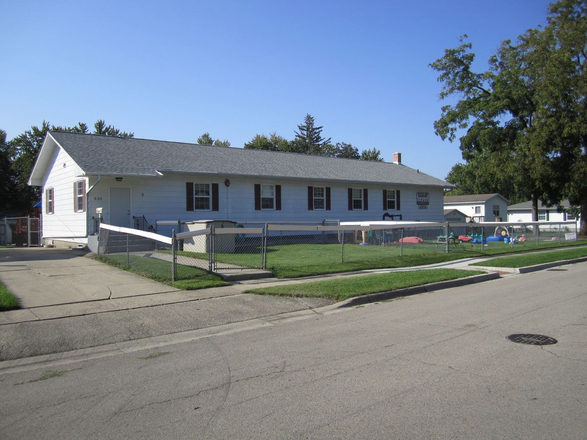 530 Charter Street, DeKalb, IL 60115