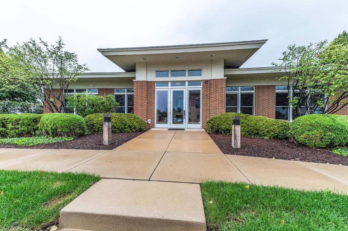 4N645 School Road, St. Charles, IL 60175