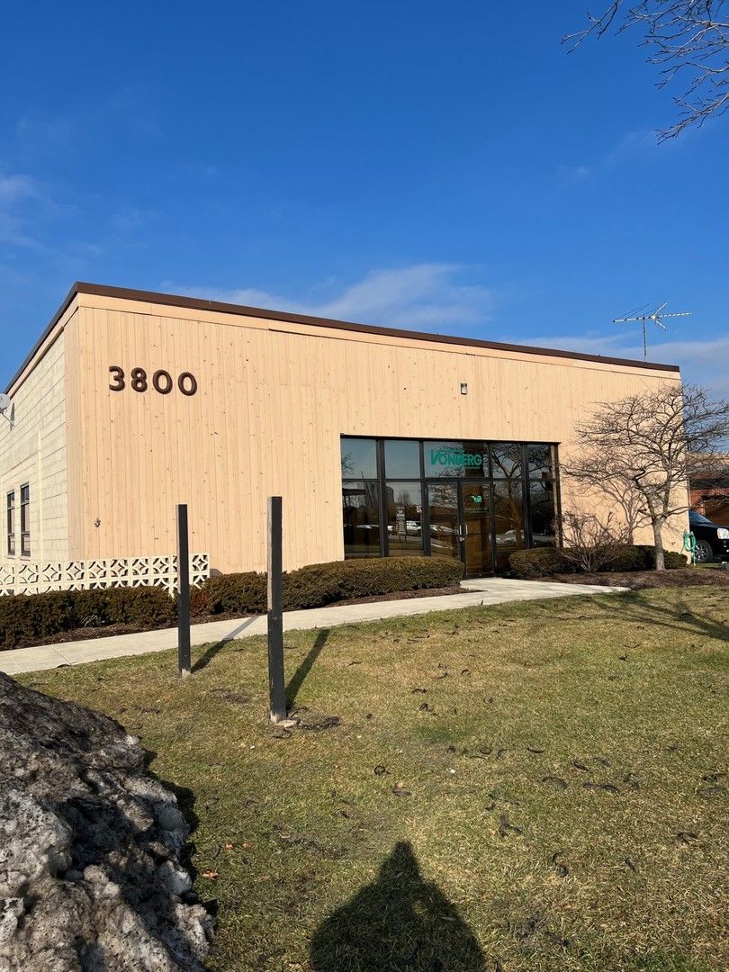 3800 Industrial Avenue — Rolling Meadows, IL 60008