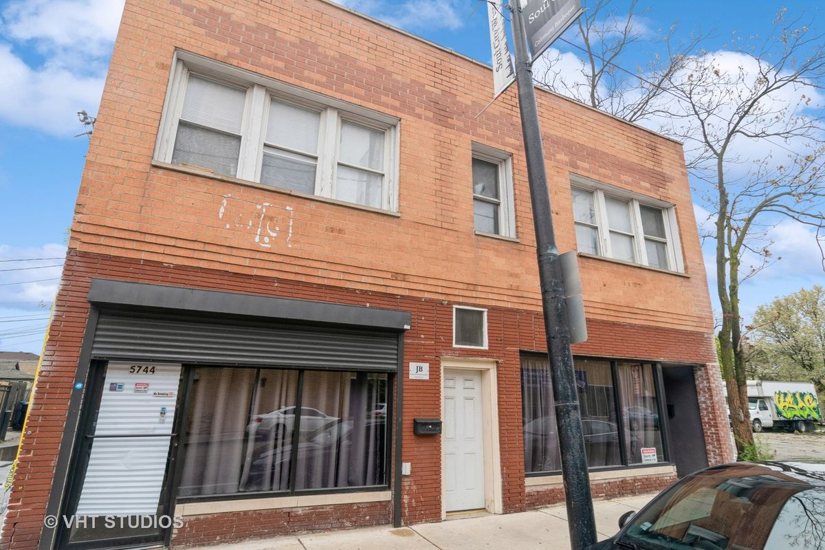 5742 Chicago Avenue, Chicago, IL 60651