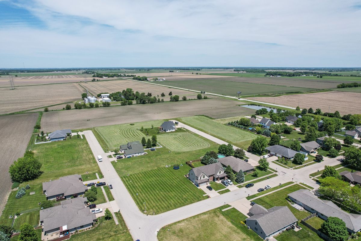 900/902 Center Street, Mazon, IL 60444