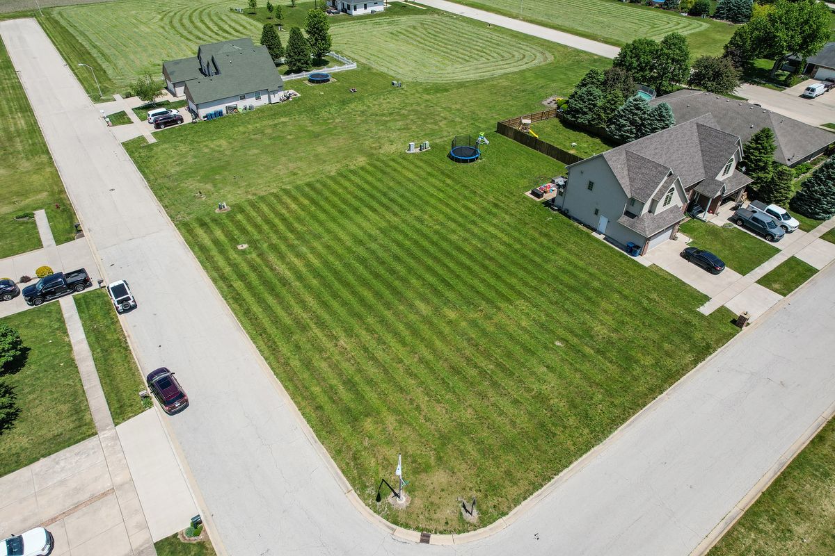 900/902 Center Street, Mazon, IL 60444