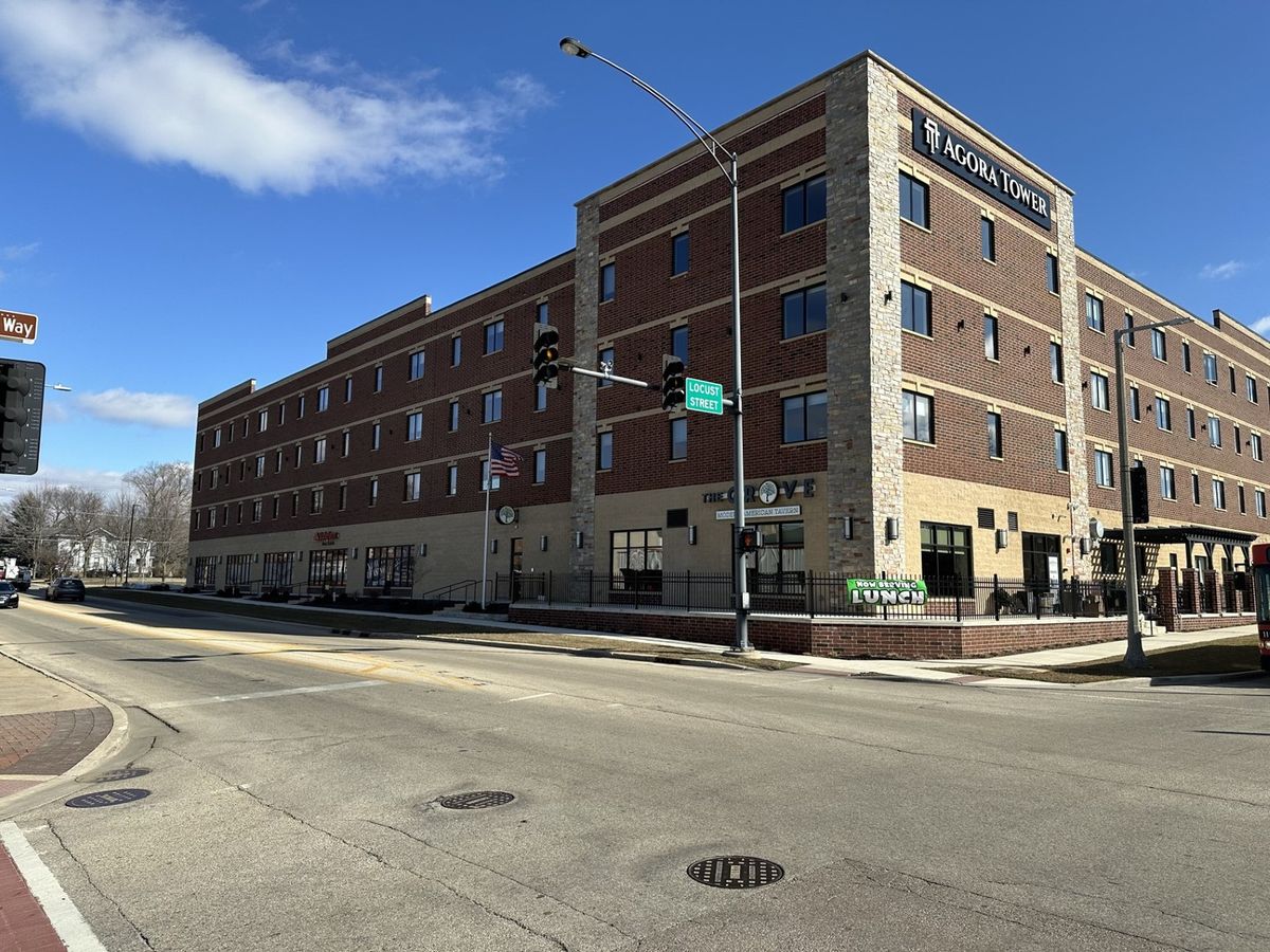 228 4th Street, DeKalb, IL 60115
