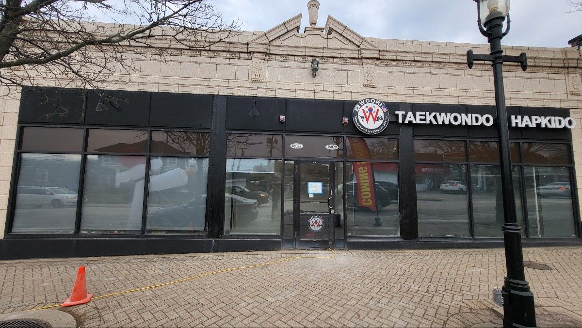 18027 dixie Highway — Homewood, IL 60430