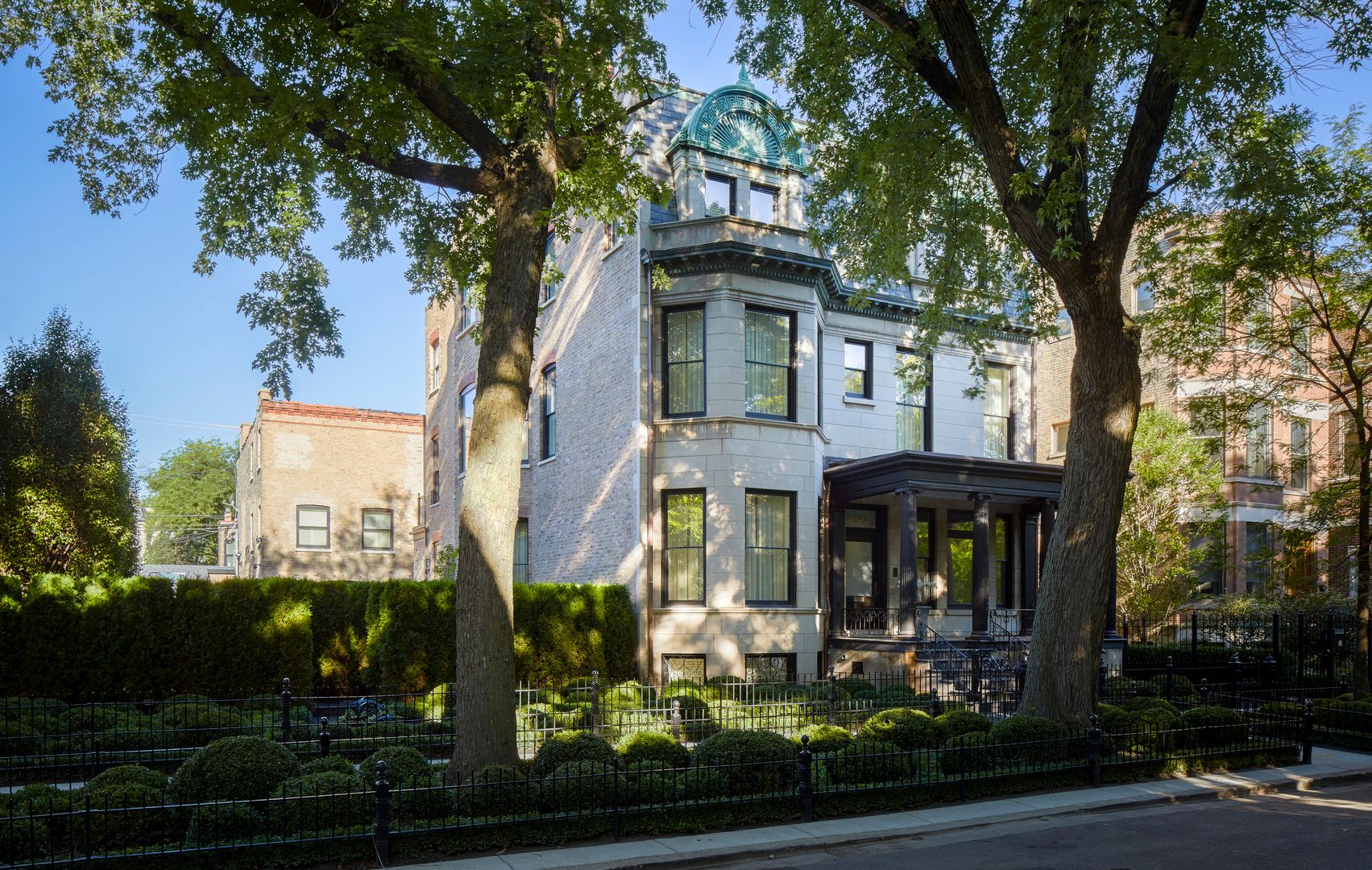 2026 N Kenmore Avenue — Chicago, IL 60614