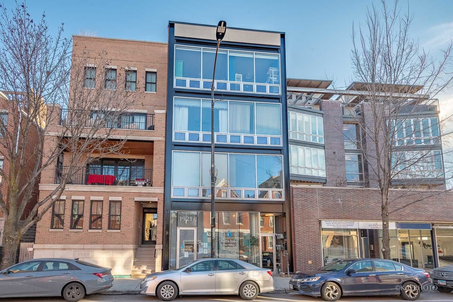1921 N Damen Avenue #C — Chicago, IL 60647
