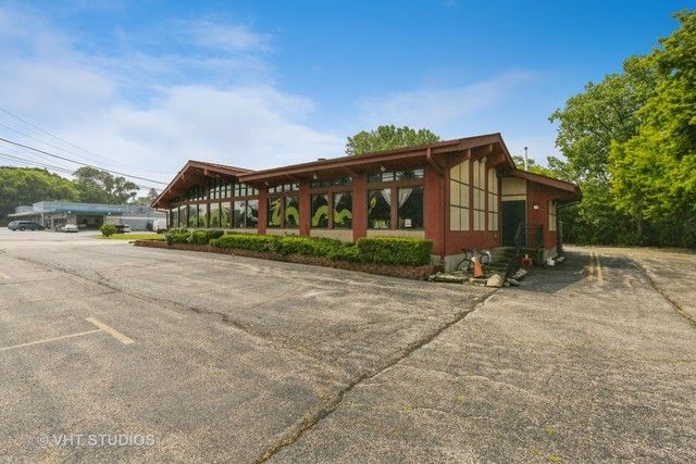799 E Us Highway 45 Highway — Mundelein, IL 60060