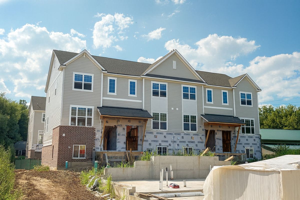 186 East River Road, Des Plaines, IL 60016