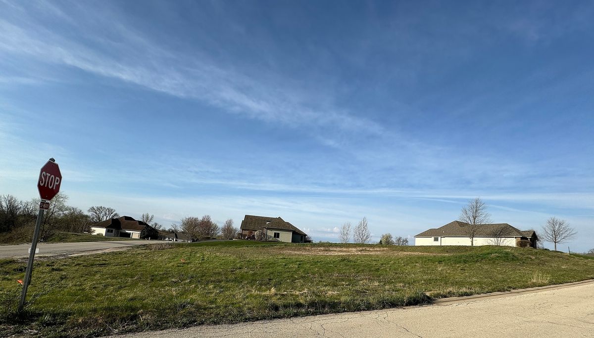 7633 HIDDEN CREEK Lane, Roscoe, IL 61073