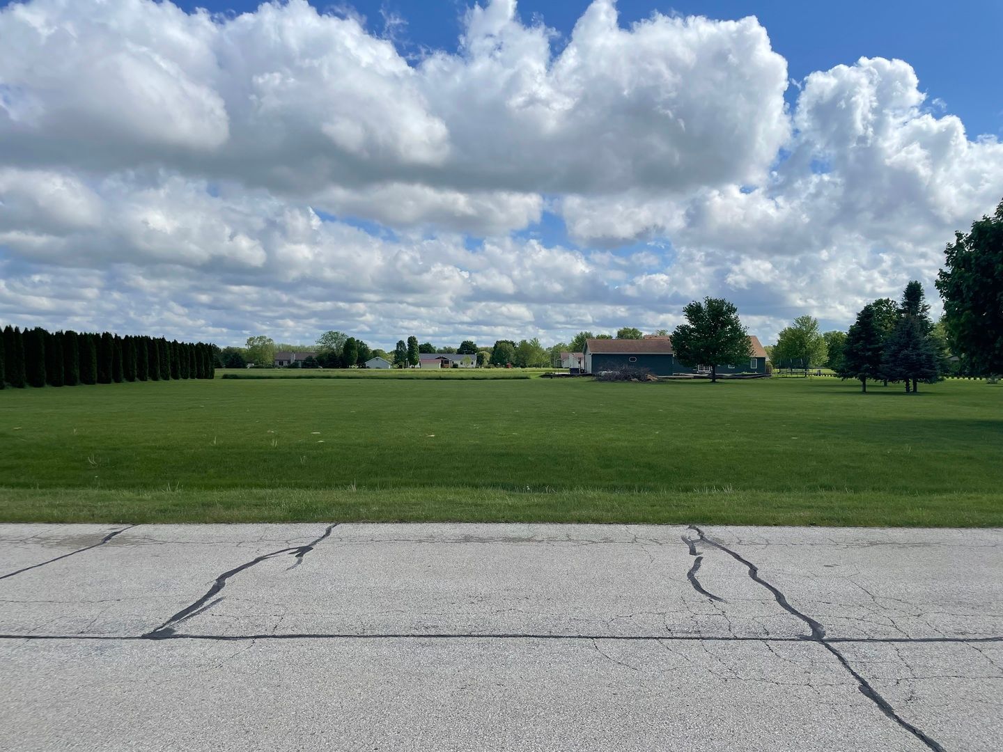 2434 N 4220th Road — Sheridan, IL 60551