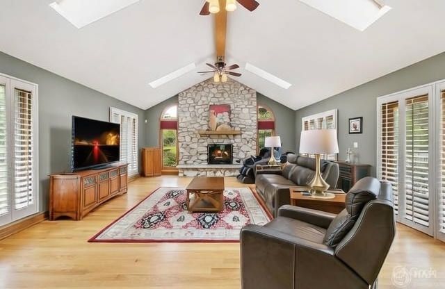 4 Windsor Court, South Barrington, IL 60010
