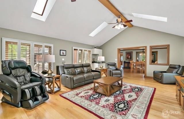 4 Windsor Court, South Barrington, IL 60010