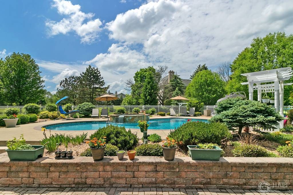 4 Windsor Court, South Barrington, IL 60010