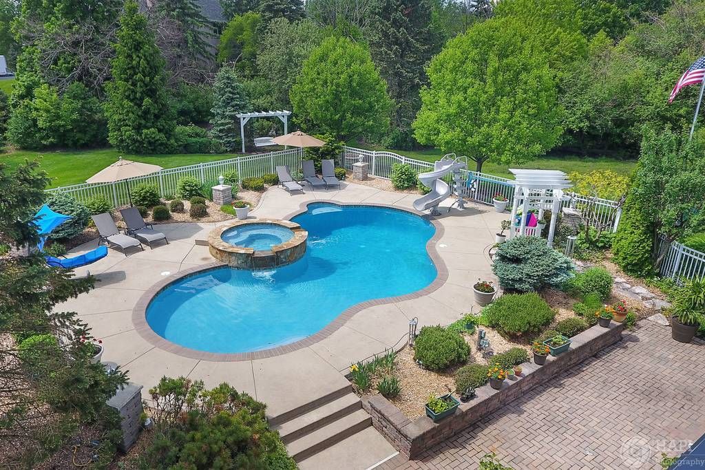 4 Windsor Court, South Barrington, IL 60010